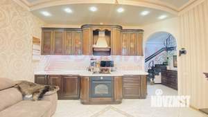 Дом 245м&sup2;, 2-этажный, участок 4 сот.  