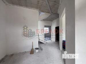 Дом 180м&sup2;, 2-этажный, участок 6 сот.  