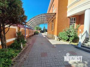 Дом 764м&sup2;, 3-этажный, участок 13 сот.  