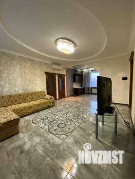 Дом 538м&sup2;, 3-этажный, участок 12 сот.  