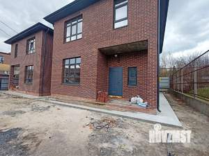 Дом 190м&sup2;, 2-этажный, участок 3 сот.  