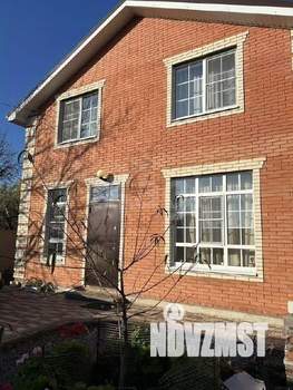 Дом 142м&sup2;, 2-этажный, участок 3 сот.  