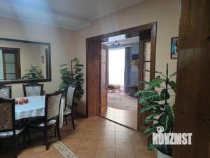 Дом 302м&sup2;, 3-этажный, участок 5 сот.  