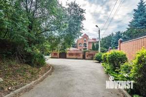 Дом 505м&sup2;, 3-этажный, участок 9 сот.  