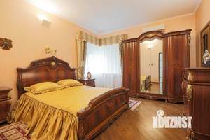 Дом 490м², 2-этажный, участок 10 сот.  