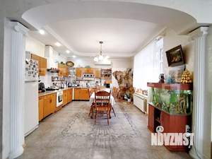 Дом 438м&sup2;, 3-этажный, участок 8 сот.  