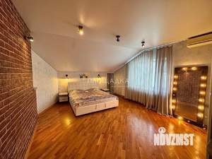 Дом 240м², 2-этажный, участок 3 сот.  