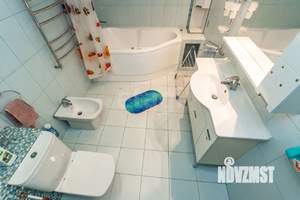 Дом 430м&sup2;, 3-этажный, участок 6 сот.  