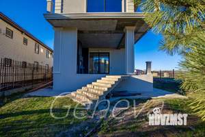 Дом 550м&sup2;, 3-этажный, участок 16 сот.  