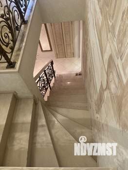 Дом 300м², 2-этажный, участок 8 сот.  