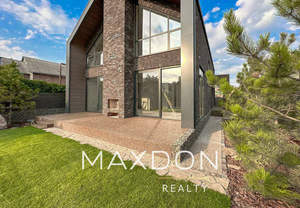 Дом 325м&sup2;, 2-этажный, участок 9 сот.  