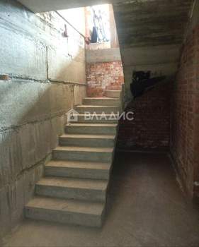 Дом 400м², 3-этажный, участок 5 сот.  