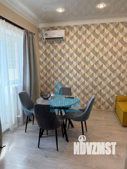 Дом 100м&sup2;, 2-этажный, участок 3 сот.  