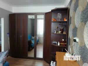 Дом 100м&sup2;, 2-этажный, участок 1 сот.  