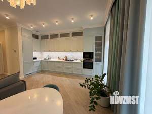 Дом 193м&sup2;, 3-этажный, участок 4 сот.  