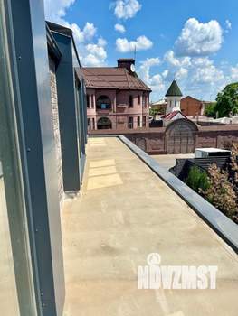 Дом 270м&sup2;, 2-этажный, участок 4 сот.  