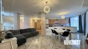 Дом 309м&sup2;, 2-этажный, участок 6 сот.  