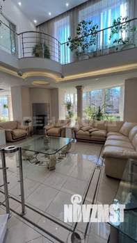 Дом 506м&sup2;, 3-этажный, участок 7 сот.  