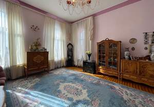 Дом 293м&sup2;, 3-этажный, участок 4 сот.  