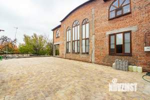 Дом 650м², 2-этажный, участок 7 сот.  