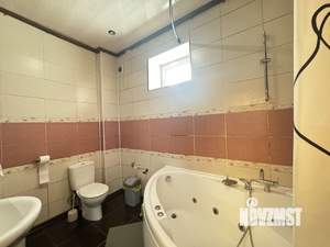 Дом 198м&sup2;, 2-этажный, участок 4 сот.  