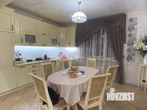 Дом 220м², 3-этажный, участок 3 сот.  