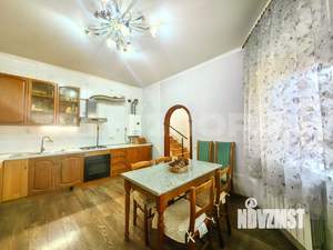 Дом 147м&sup2;, 2-этажный, участок 3 сот.  