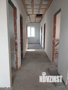 Дом 215м&sup2;, 2-этажный, участок 4 сот.  