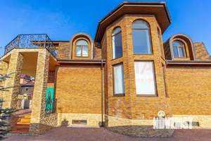 Дом 411м&sup2;, 3-этажный, участок 6 сот.  