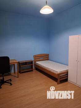 Дом 130м&sup2;, 2-этажный, участок 7 сот.  