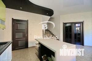 Дом 140м&sup2;, 2-этажный, участок 3 сот.  