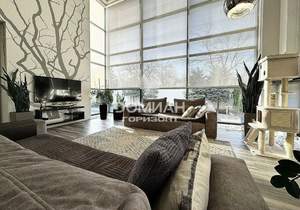 Дом 374м&sup2;, 2-этажный, участок 7 сот.  