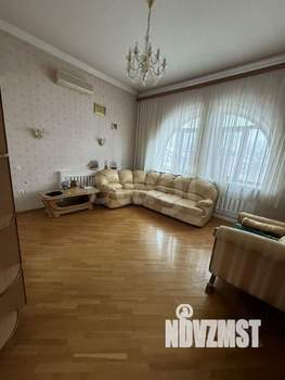 Дом 300м&sup2;, 3-этажный, участок 3 сот.  