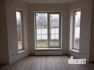 Дом 240м², 2-этажный, участок 6 сот.  