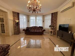 Дом 375м&sup2;, 3-этажный, участок 8 сот.  