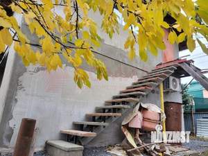 Дом 100м&sup2;, 2-этажный, участок 6 сот.  