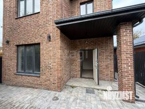 Дом 122м&sup2;, 2-этажный, участок 2 сот.  