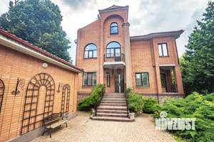 Дом 505м&sup2;, 3-этажный, участок 9 сот.  