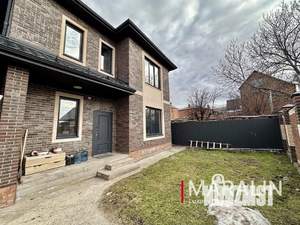 Дом 170м&sup2;, 2-этажный, участок 3 сот.  