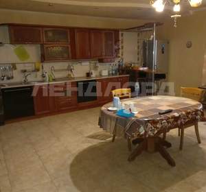 Дом 135м&sup2;, 2-этажный, участок 10 сот.  