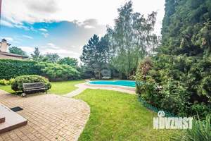 Дом 505м&sup2;, 3-этажный, участок 9 сот.  