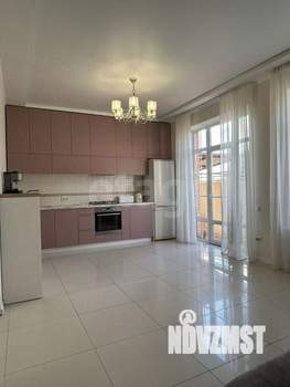 Дом 142м&sup2;, 2-этажный, участок 3 сот.  