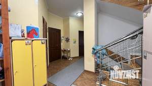 Дом 220м&sup2;, 2-этажный, участок 3 сот.  