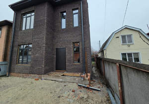 Дом 153м&sup2;, 2-этажный, участок 3 сот.  