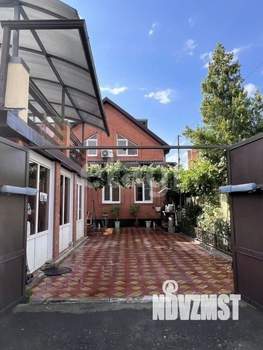 Дом 215м&sup2;, 2-этажный, участок 3 сот.  