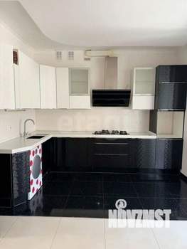 Дом 178м&sup2;, 2-этажный, участок 3 сот.  