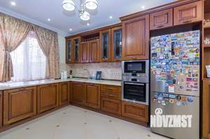 Дом 264м², 2-этажный, участок 3 сот.  