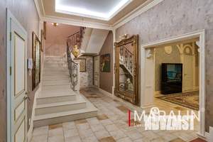 Дом 750м², 3-этажный, участок 18 сот.  