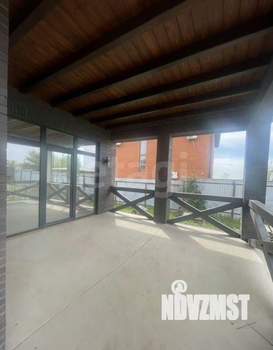 Дом 180м&sup2;, 1-этажный, участок 6 сот.  