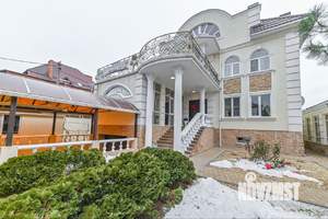 Дом 645м&sup2;, 3-этажный, участок 6 сот.  